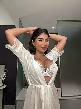 Snapshot of ArabicBarbie chatting on 01.25.25 ArabicBarbie online show from 01.25.25
