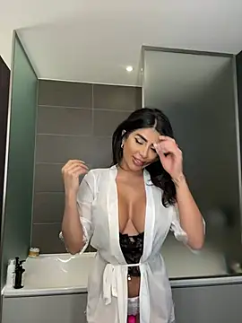 Snapshot of ArabicBarbie chatting on 02.01.25 ArabicBarbie online show from 02.01.25