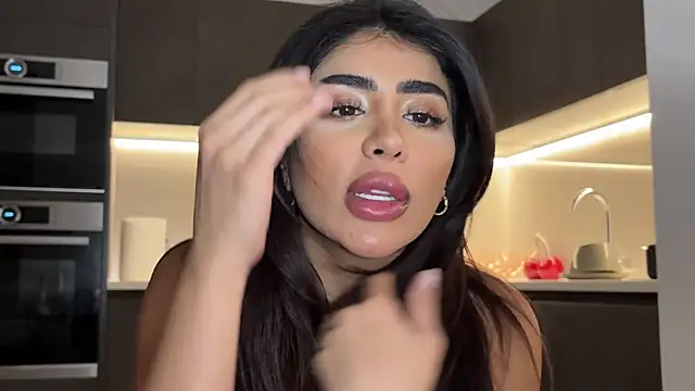 Snapshot of ArabicBarbie chatting on 02.22.25 ArabicBarbie online show from 02.22.25