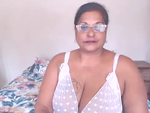 Snapshot of sexylax17 chatting on 10.14.25 sexylax17 online show from 10.14.25