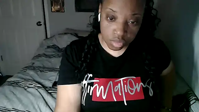 Sexymona1218 online show from 10.16.25