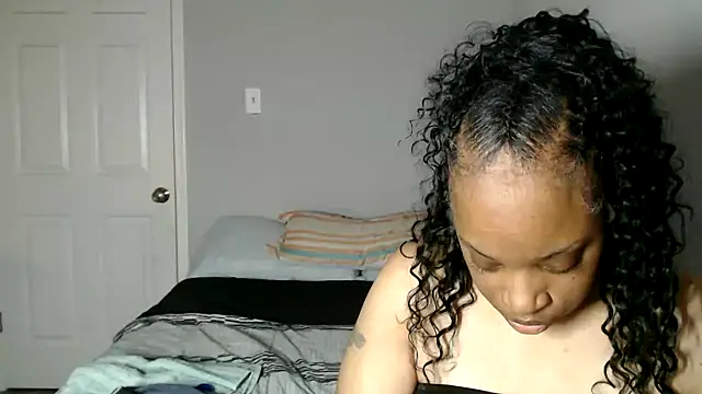 Sexymona1218 online show from 11.26.25