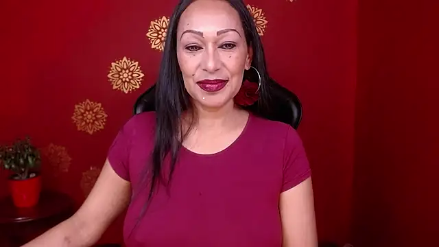 Snapshot of gina_latina chatting on 03.18.25 gina latina online show from 03.18.25