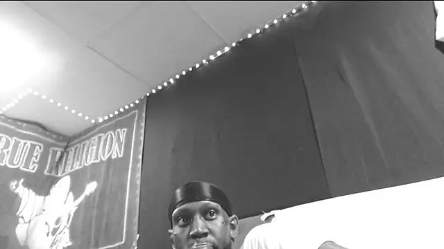 iBreakHeartz online show from 09.21.25