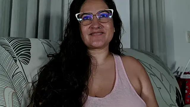 DeesseLuxure online show from 04.15.26