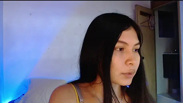 Snapshot of evolet01 chatting on 10.07.25 evolet01 online show from 10.07.25