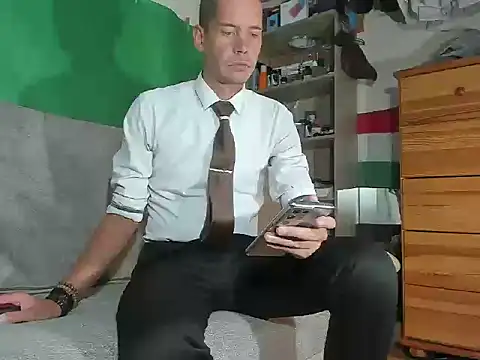 viraglaci18xh online show from 10.04.25