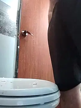 Snapshot of Mbooty86 chatting on 10.25.25 Mbooty86 online show from 10.25.25