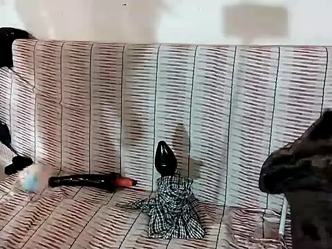 Snapshot of sissyslutbg chatting on 11.03.25 sissyslutbg online show from 11.03.25