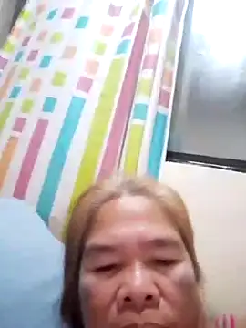 Snapshot of sexylizzy4u chatting on 02.15.25 sexylizzy4u online show from 02.15.25