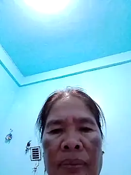 Snapshot of sexylizzy4u chatting on 03.18.25 sexylizzy4u online show from 03.18.25