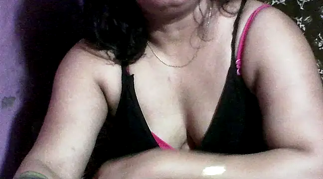 Snapshot of koyel90 chatting on 02.25.25 koyel90 online show from 02.25.25