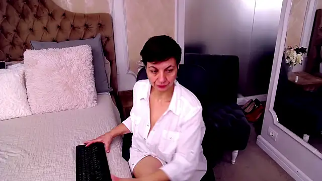 BustyPenellope online show from 01.25.25