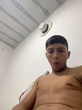 Snapshot of Thiagoo_Frost chatting on 11.04.25 Thiagoo Frost online show from 11.04.25