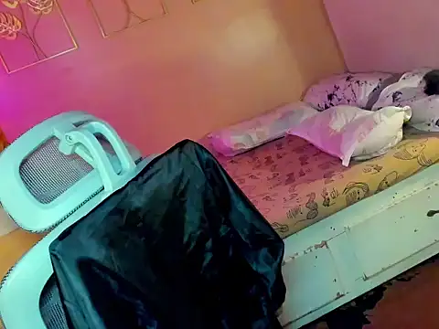 HOTnWILDalice online show from 11.10.25