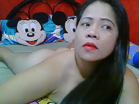 Snapshot of xsweetlips69x chatting on 02.23.25 xsweetlips69x online show from 02.23.25