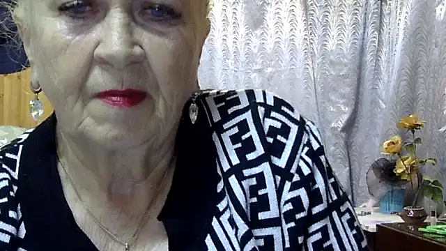 Emma52610 online show from 09.28.25