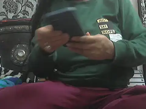 Snapshot of prettyindiandoll chatting on 12.12.24 prettyindiandoll online show from 12.12.24