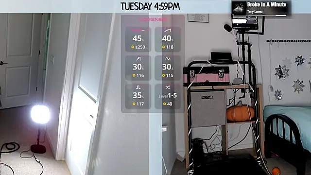 Snapshot of MilaValentina chatting on 12.31.24 MilaValentina online show from 12.31.24