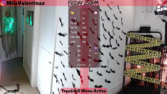 Snapshot of MilaValentina chatting on 10.10.25 MilaValentina online show from 10.10.25