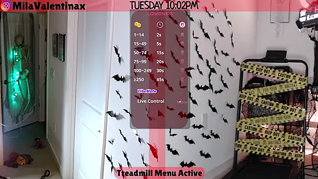 Snapshot of MilaValentina chatting on 10.29.25 MilaValentina online show from 10.29.25