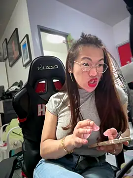 Snapshot of Jakolera2020 chatting on 11.10.25 Jakolera2020 online show from 11.10.25