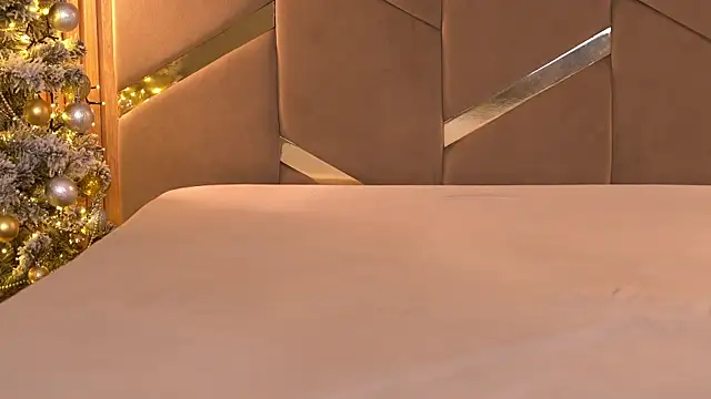 Snapshot of juice-pussy chatting on 12.14.24 juice-pussy online show from 12.14.24