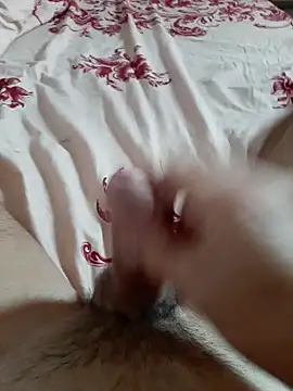 Snapshot of INDRAGOSTITUL chatting on 10.28.25 INDRAGOSTITUL online show from 10.28.25