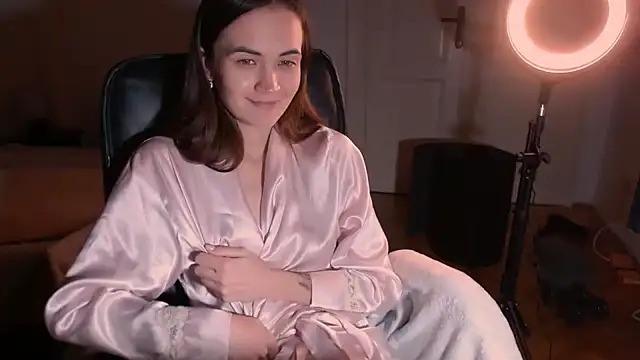 Snapshot of EvelynGG chatting on 01.10.25 EvelynGG online show from 01.10.25