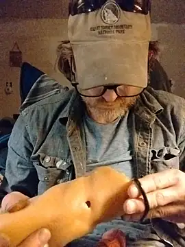 ROBERT0516 online show from 10.25.25