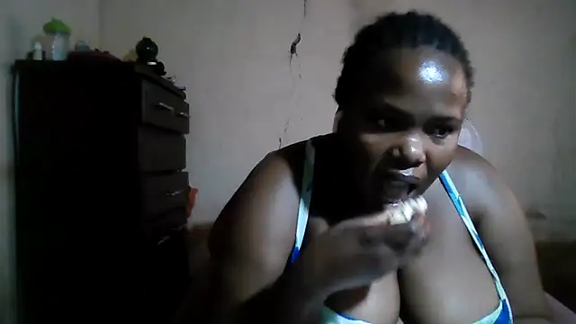 Snapshot of sexybigboobz chatting on 09.17.25 sexybigboobz online show from 09.17.25