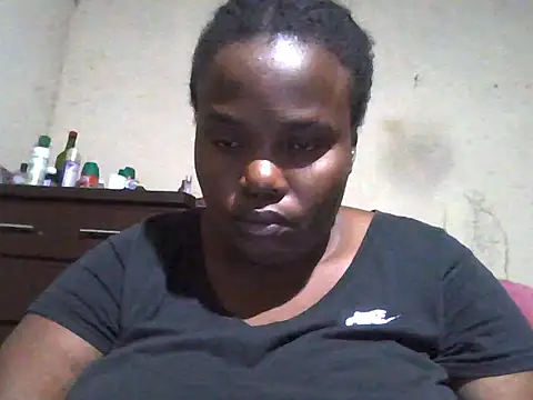 Snapshot of sexybigboobz chatting on 06.12.26 sexybigboobz online show from 06.12.26