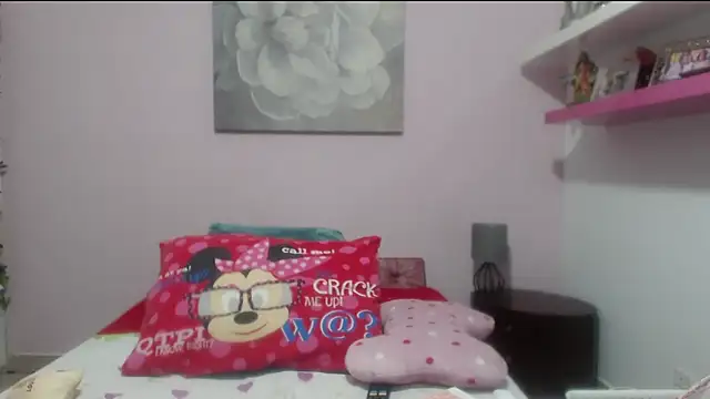 Snapshot of CindyCrawford chatting on 10.14.25 CindyCrawford online show from 10.14.25