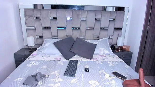 Cammiila online show from 02.03.25