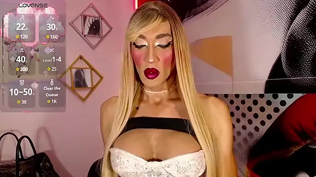 Snapshot of karlaveckyts chatting on 10.31.25 karlaveckyts online show from 10.31.25