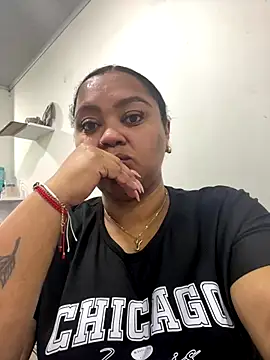 yanza2002 online show from 10.16.25