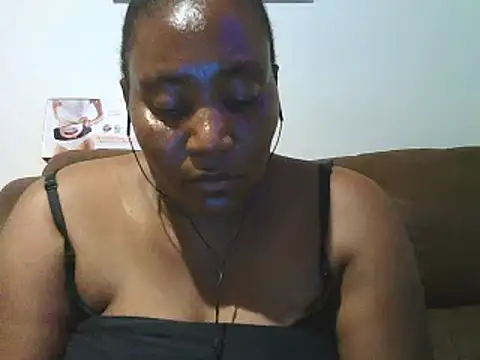 Snapshot of ebonytitts4u chatting on 01.21.25 ebonytitts4u online show from 01.21.25