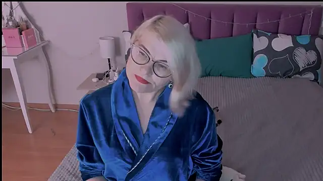 Snapshot of sabrinamacmarren chatting on 01.21.25 sabrinamacmarren online show from 01.21.25