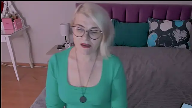 Snapshot of sabrinamacmarren chatting on 01.22.25 sabrinamacmarren online show from 01.22.25