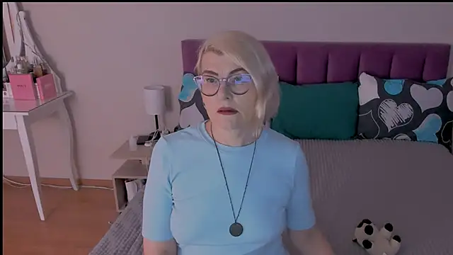 Snapshot of sabrinamacmarren chatting on 01.25.25 sabrinamacmarren online show from 01.25.25