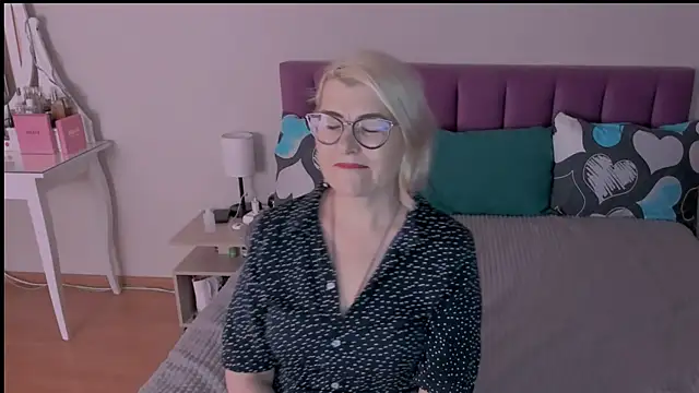 Snapshot of sabrinamacmarren chatting on 01.25.25 sabrinamacmarren online show from 01.25.25