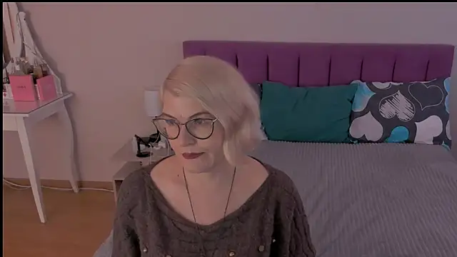 Snapshot of sabrinamacmarren chatting on 01.26.25 sabrinamacmarren online show from 01.26.25