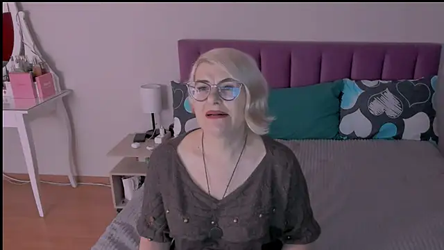 Snapshot of sabrinamacmarren chatting on 01.26.25 sabrinamacmarren online show from 01.26.25