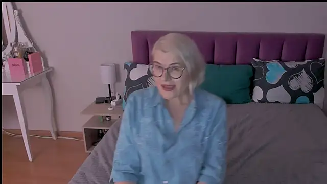 Snapshot of sabrinamacmarren chatting on 01.28.25 sabrinamacmarren online show from 01.28.25