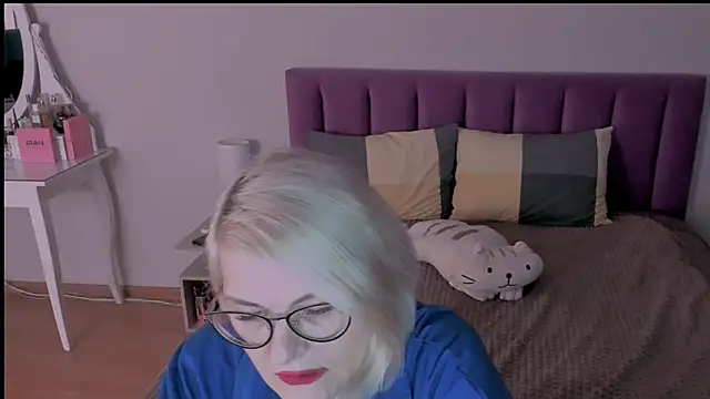 Snapshot of sabrinamacmarren chatting on 02.01.25 sabrinamacmarren online show from 02.01.25