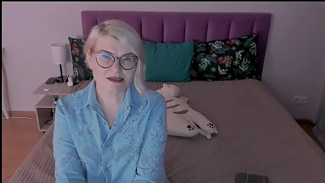 Snapshot of sabrinamacmarren chatting on 02.11.25 sabrinamacmarren online show from 02.11.25