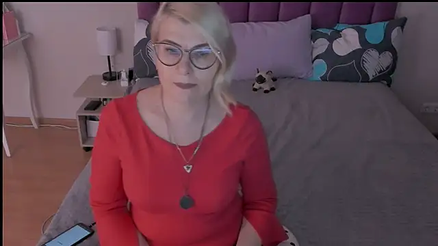 Snapshot of sabrinamacmarren chatting on 02.16.25 sabrinamacmarren online show from 02.16.25