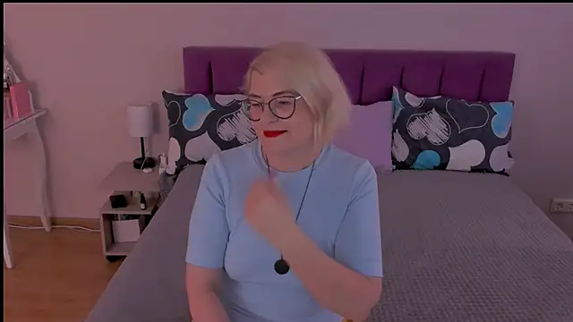 Snapshot of sabrinamacmarren chatting on 02.23.25 sabrinamacmarren online show from 02.23.25