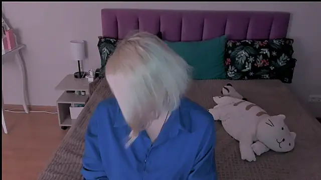 Snapshot of sabrinamacmarren chatting on 03.02.25 sabrinamacmarren online show from 03.02.25