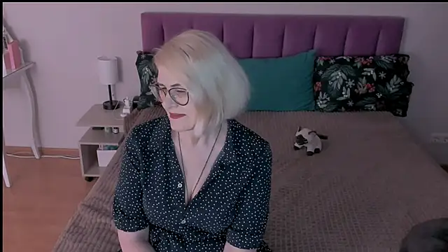 Snapshot of sabrinamacmarren chatting on 03.02.25 sabrinamacmarren online show from 03.02.25